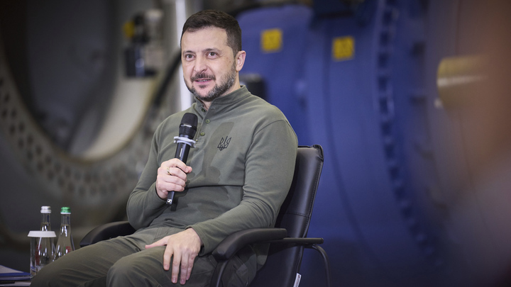 Зеленский признал отступление ВСУ на фронте из-за нехватки людей