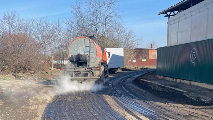 В Краснодаре начали ремонтировать дороги в поселке Индустриальном