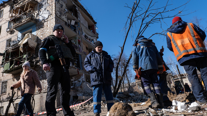 Русские готовы к санкциям, но одного не примут: Политолог о переговорах с Украиной