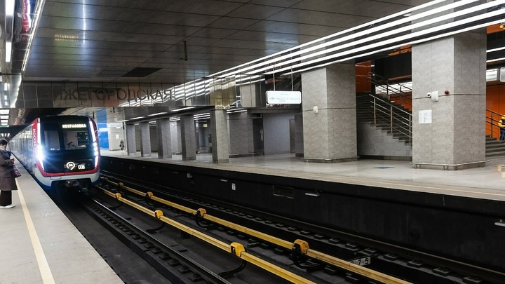 Патрули проверили станции метро из-за сообщения о минировании