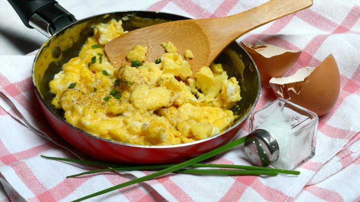 Диетолог назвал лучший завтрак для снижения сахара