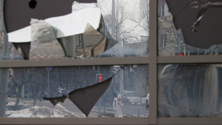 Стёкла и двери вдребезги. Что с людьми? Вражеский дрон атаковал администрацию Белгорода