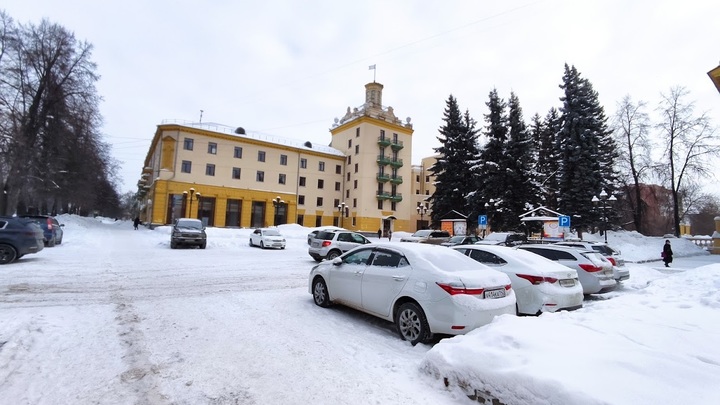 В Новосибирске ликвидируют часть парковок на площади Калинина