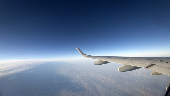 Самолёт ревел: Смерть женщины на борту перепугала всех пассажиров