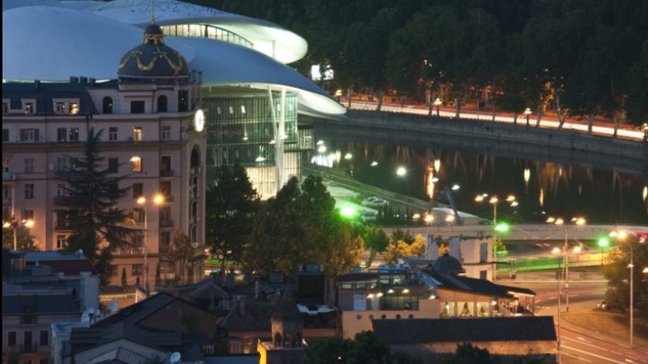 На авто в Донбасс или Грузию? Пожалуйста! Русским открыли дороги