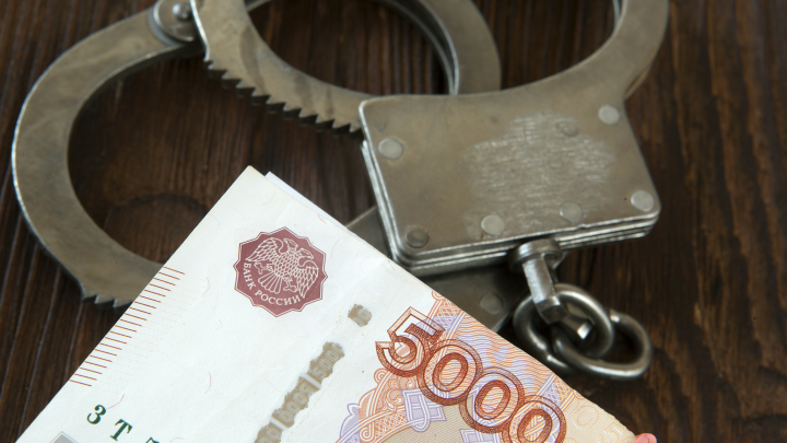 Экс-главу МЧС Крыма осудили за взятки: Суд определил тройное наказание