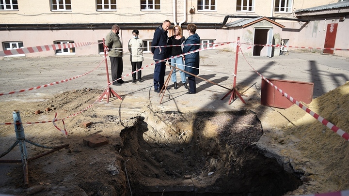 Во дворе новочеркасской школы нашли катакомбы