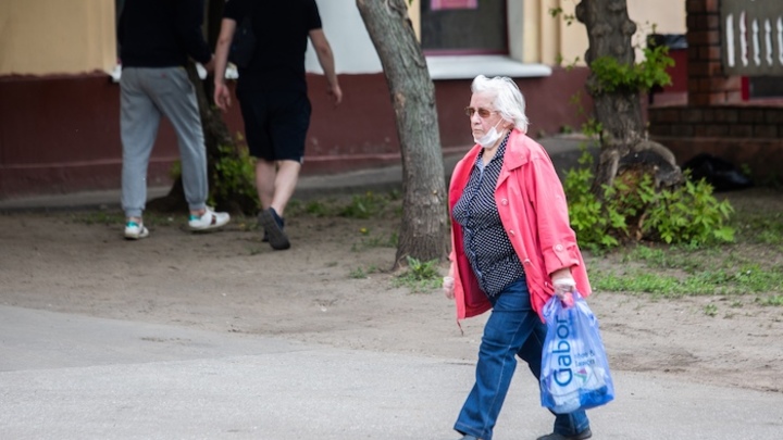 Власти Челябинской области обеспокоены большим скоплением людей в общественных местах