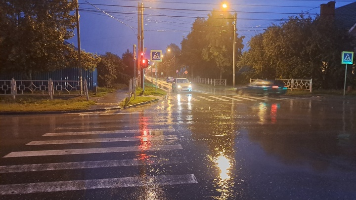 В Академгородке Новосибирска затопило гаражи из-за сильного ливня