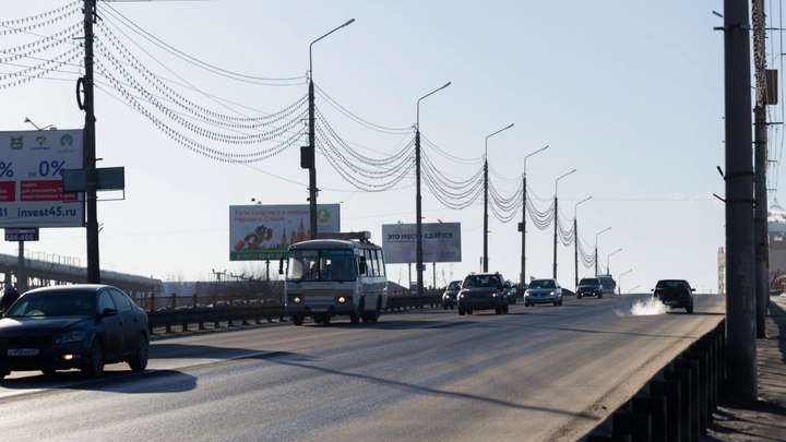 В Кургане мэрия ждет погоды для разметки Некрасовского моста