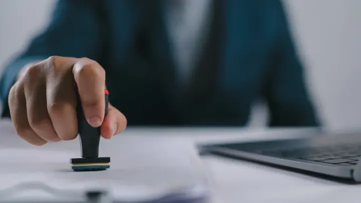 Жительницу Самары 10 лет ошибочно считали мёртвой. Схема обмана вскрылась во время визита в паспортный стол