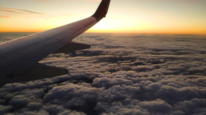 Громыхало всё: Туристка из России с малышом застряла в Дубае. Спасались по правилу трёх стен