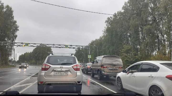 Более 18 км: гигантская пробка на трассе М-4 в Ростовской области. В чем причина?