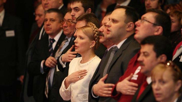 Арестович раскритиковал гимн Украины за бессмысленные слова положим душу и тело