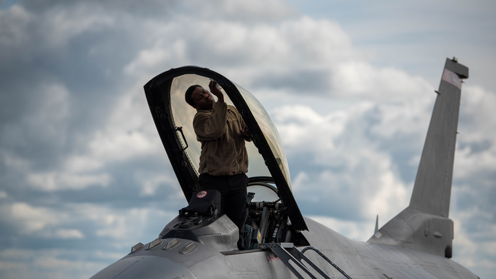 Бельгия предоставит Украине несколько истребителей F-16