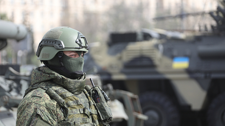 SHOT: ВСУ собрали километровую колонну техники для наступления в Курской области