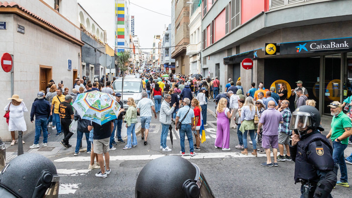 Комик Белый* взвыл от жизни в Испании: Моя главная задача - не вылезти в траты