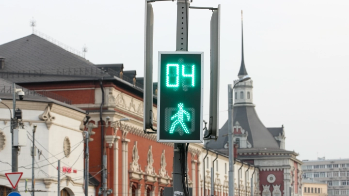 АУ, РУ, ОУ. В ГАИ объяснили странные буквы на светофорах