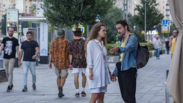 Кто и зачем бежит из России. Давайте включим свет и разберёмся