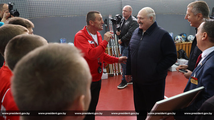 Лукашенко не верит в желание Киева сбить его вертолёт, так как это приведёт к войне