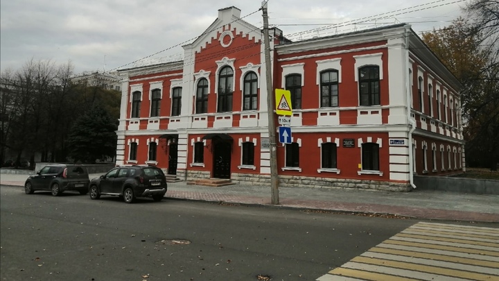 Место строительства стелы в Челябинске оградили