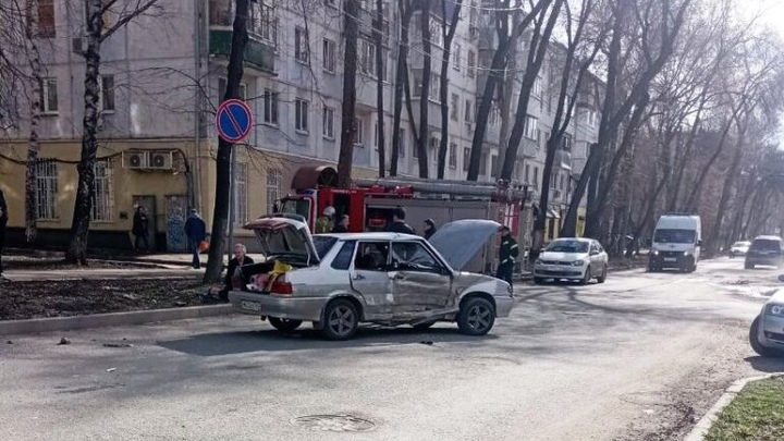 Маленькая девочка и четверо взрослых покалечились в ДТП в Самаре