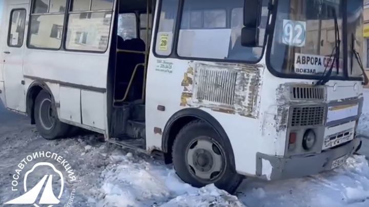 В Челябинске водитель на неисправной маршрутке насмерть сбил женщину