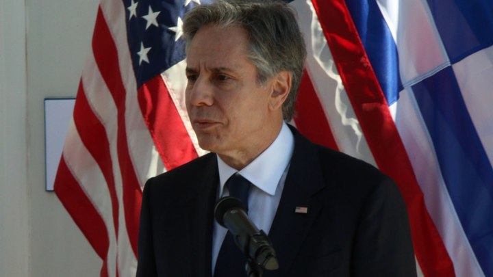 После ареста журналиста WSJ американцев призвали покинуть Россию