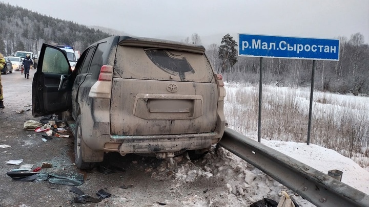 ДТП в Челябинской области: потерявшего сознание водителя зажало в автомобиле