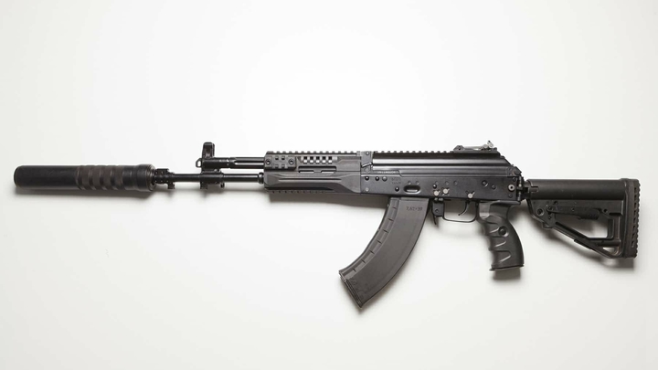 Первый заказчик: Калашников начал серийные поставки АК-12 в российскую армию