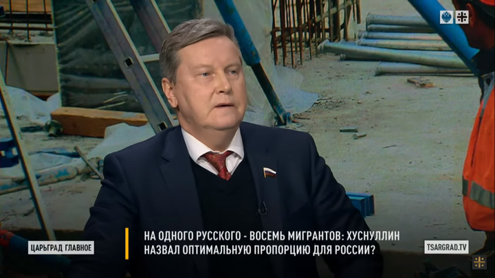 Депутат обвинил Хуснуллина в строительстве феодализма: Работа за еду, одежду, лачугу