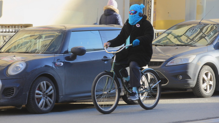 Доцент назвал возможный срок отмены масок в России: Будет зависеть от тренда