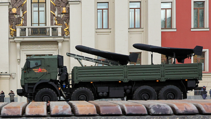Появилось видео попытки украинского Як-52 сбить Герань-3 над Черниговом