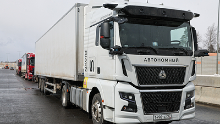 Cотни грузовиков не могут вернуться в Литву из-за закрытия границы с Белоруссией