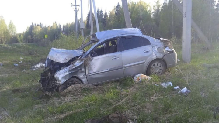 Из-за огромной ямы на дороге под Александровом в перевернувшейся «Киа» погиб 41-летний мужчина