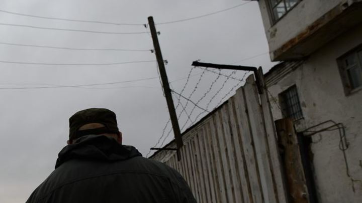 Житель Кузбасса отправится в колонию за развратную переписку с 242 девочками
