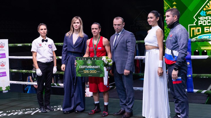 Сотрудница новосибирского ГУФСИН взяла бронзу на чемпионате России по боксу