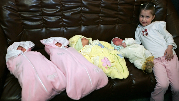 Точную сумму выплат за рождение ребёнка с 1 февраля 2025 года назвали в Новосибирске