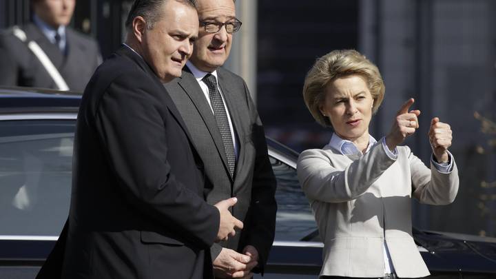 Урсула фон дер Ляйен убила 100 тысяч украинцев с умыслом. Но Киеву не понравилось