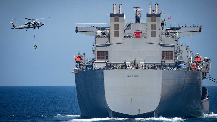 Хуситы ударили по американскому военному кораблю в Аденском заливе - новые детали