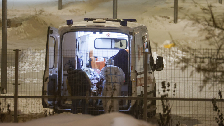 Прогулка за Навального ударила по больным COVID: Скорые просто не могли проехать