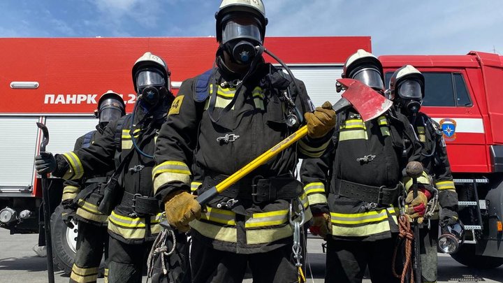 Погибших при взрыве на Сормовской нефтебазе пожарных вспоминают сегодня в Нижнем Новгороде