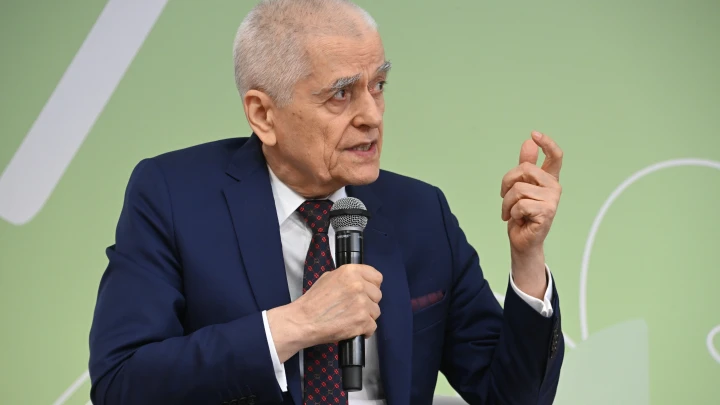 Летальность в 40% случаев: Онищенко рассказал о тяжести менингококка