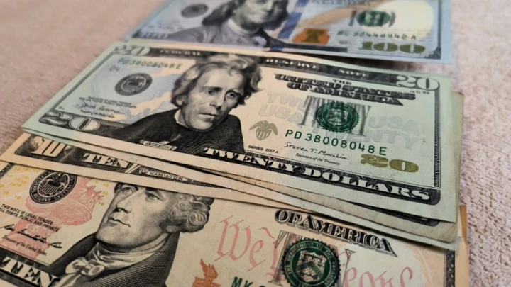 Трамп решил пройти под стеной: Заявил о гибкости и приостановил пошлины