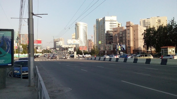 Асфальт на Дуси Ковальчук в Новосибирске пошёл волнами