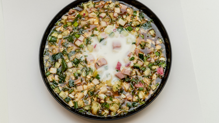 Жители Краснодара назвали любимыми летними блюдами окрошку и шашлык