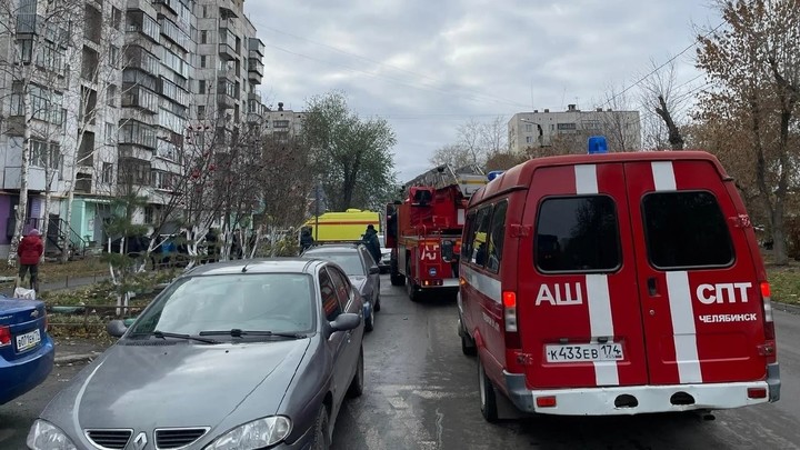 В Челябинске из горящей квартиры спасены 6 человек