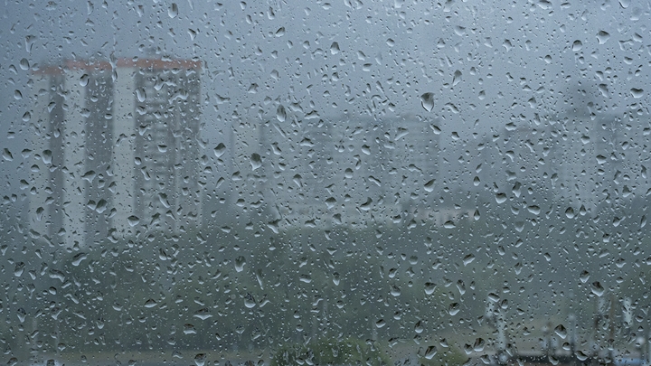 Синоптик предупредил москвичей о первом звоночке от осени