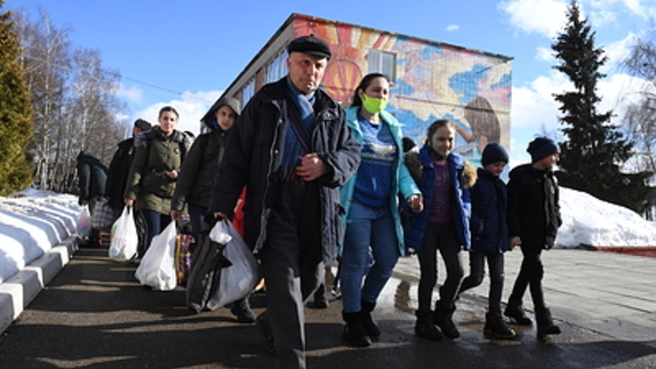 Из ДНР и ЛНР в Новосибирскую область приехали 14 беженцев
