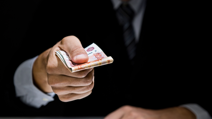 Адвокат объяснил, почему не стоит выплачивать оформленный мошенниками кредит